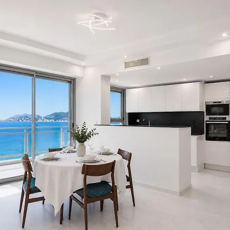 Luxury 3br With Panoramic View, Terrace & 3 Bathrooms Festival Apartman *