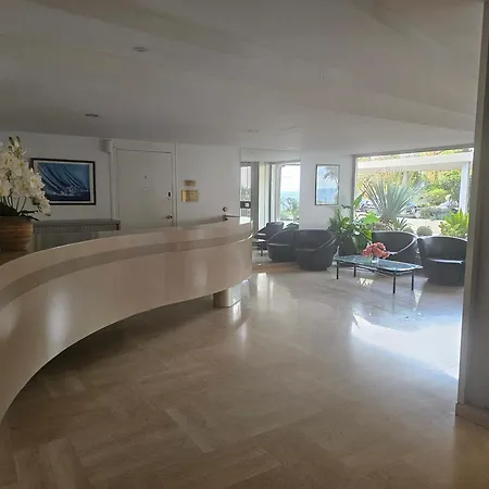 Luxury 3br With Panoramic View, Terrace & 3 Bathrooms Festival Apartman *
